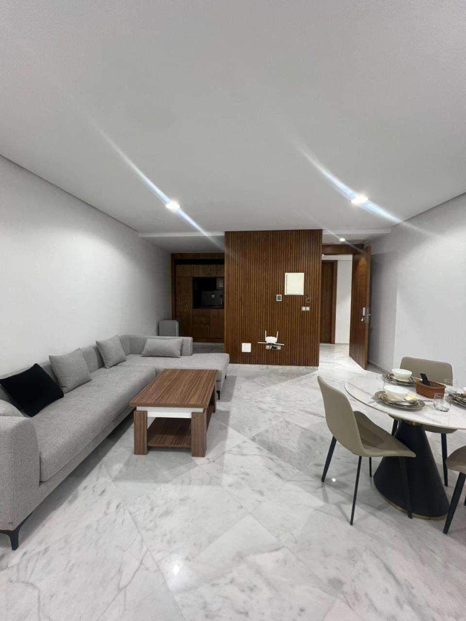 Luxe Tanger Apartment ภายนอก รูปภาพ